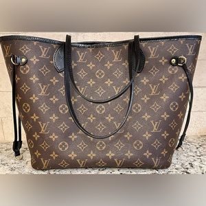 LOUIS VUITTON
Neverfull MM Monogram Canvas
Tote Bag Brown/Red black handles